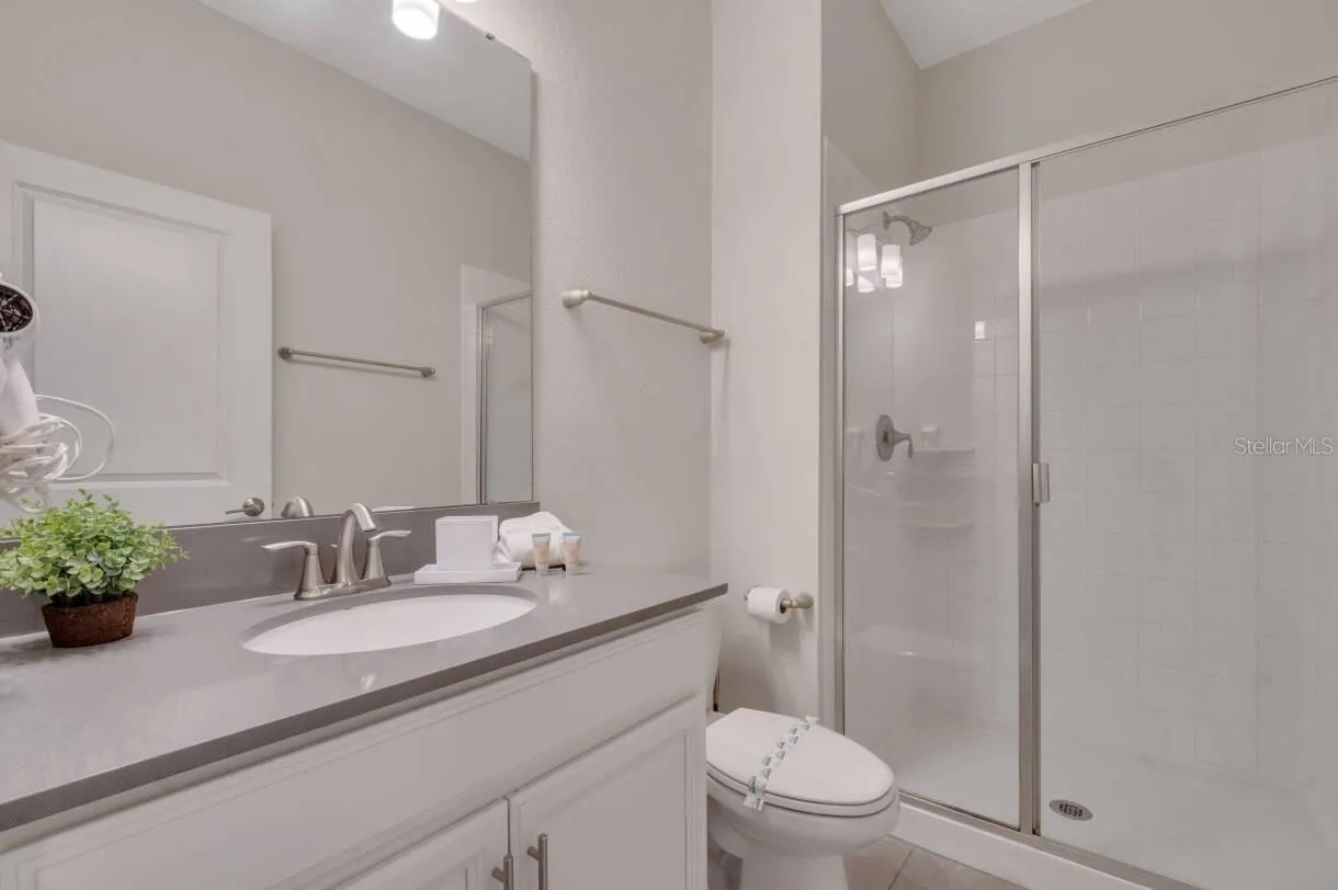 Slide show image of the Orlando Florida Home for Sale 26