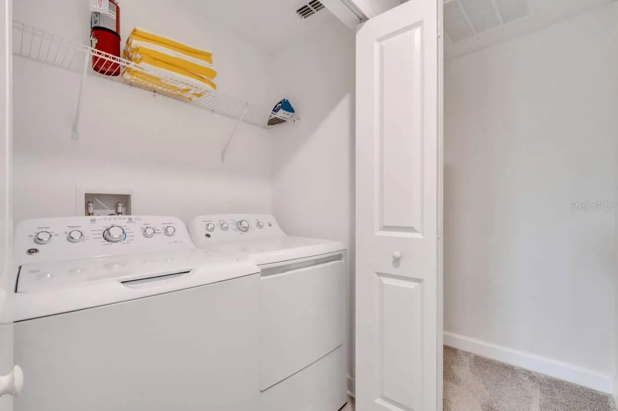 Slide show image of the Orlando Florida Home for Sale 41
