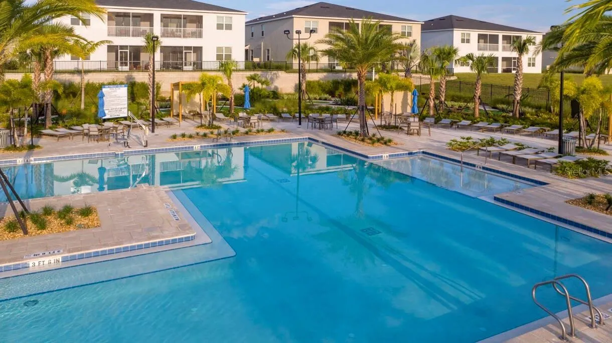 Slide show image of the Orlando Florida Home for Sale 46