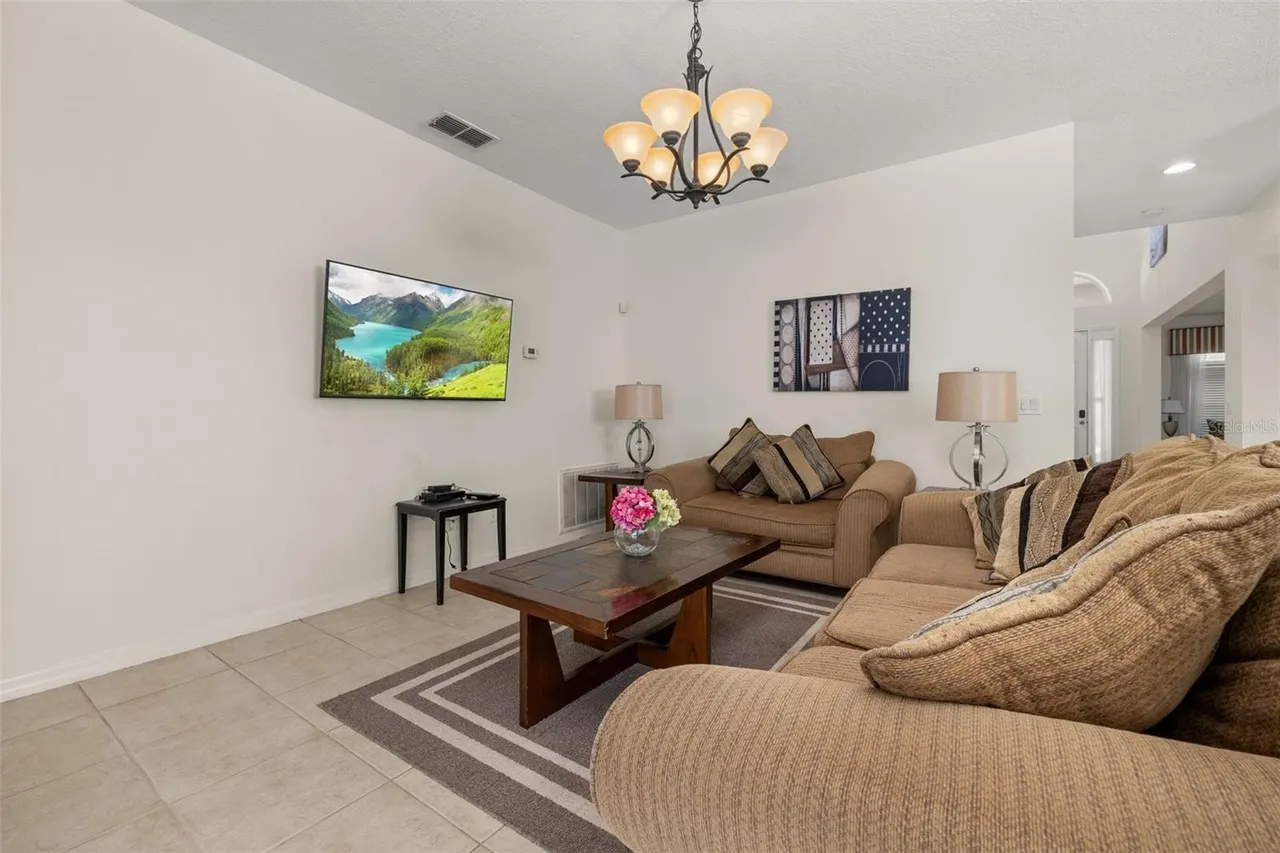 Slide show image of the Orlando Florida Home for Sale 52