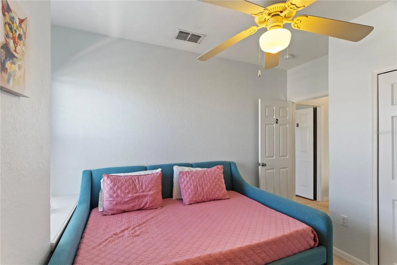 Slide show image of the Orlando Florida Home for Sale 24