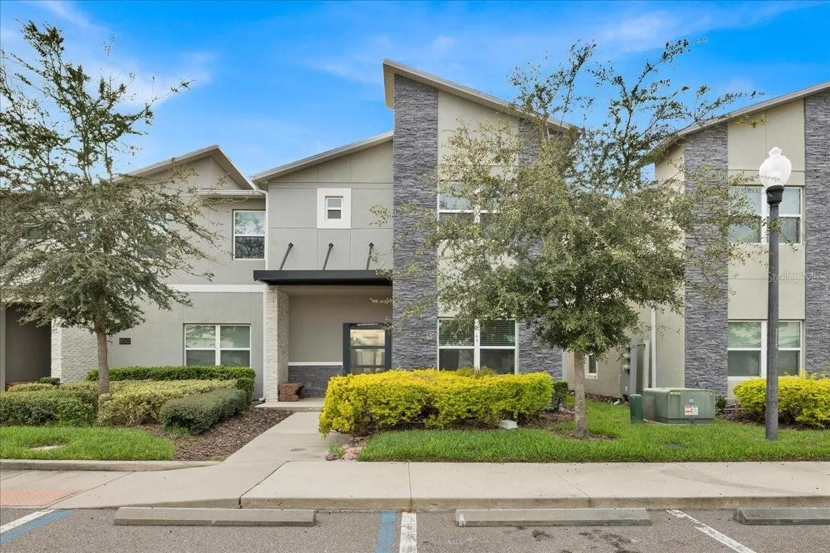 Slide show image of the Orlando Florida Home for Sale 02