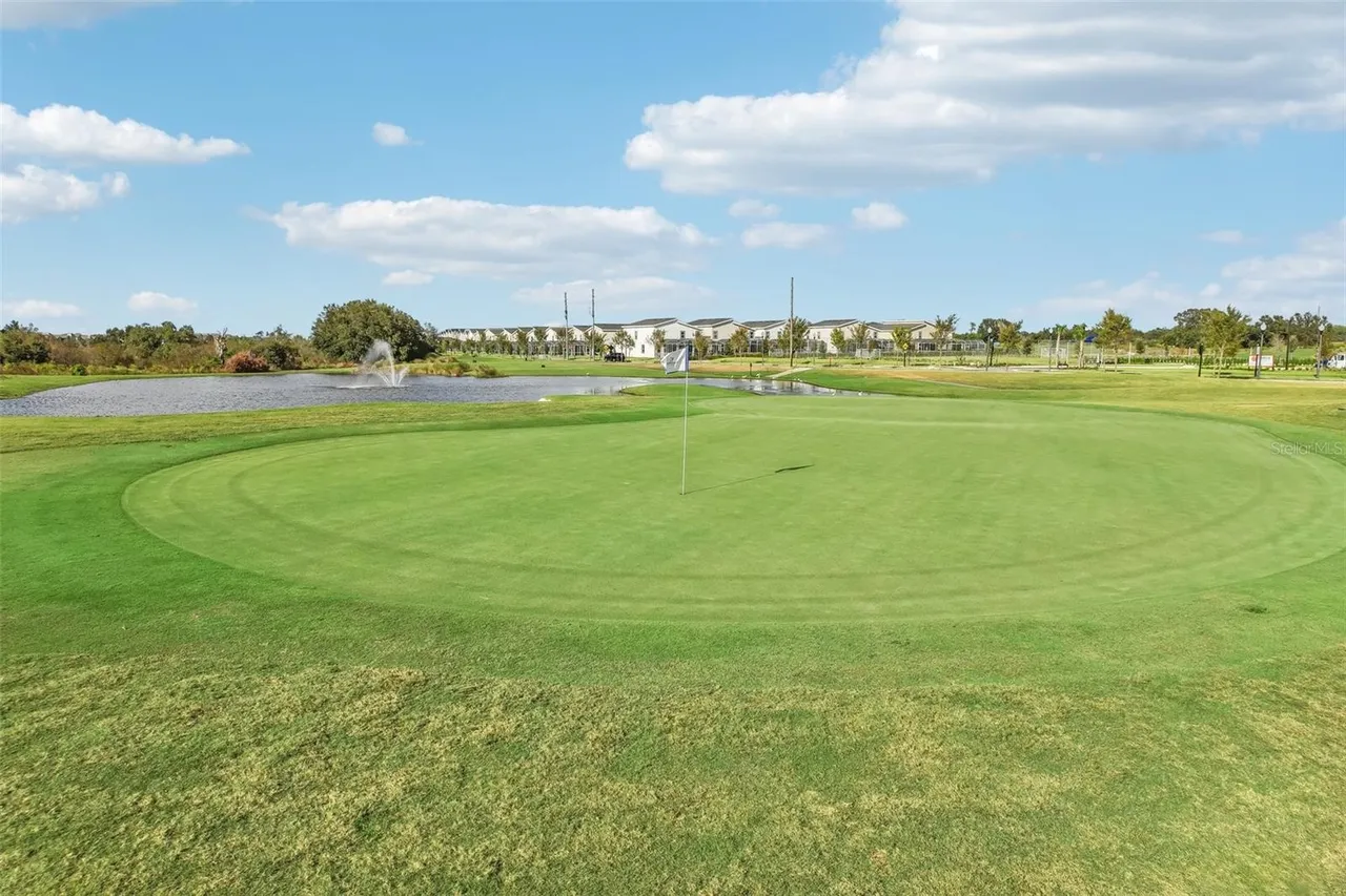 Slide show image of the Orlando Florida Home for Sale 44