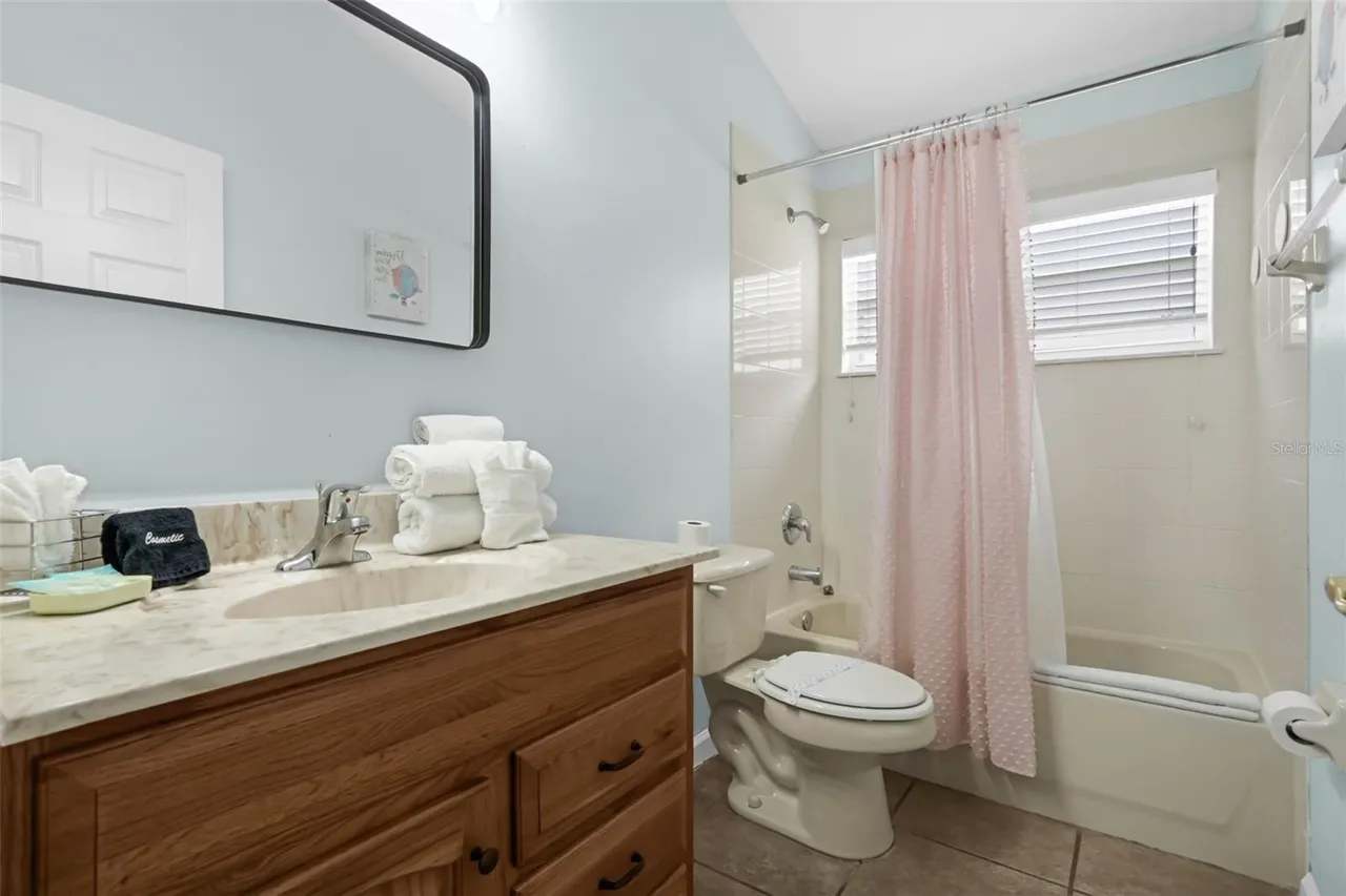 Slide show image of the Orlando Florida Home for Sale 13
