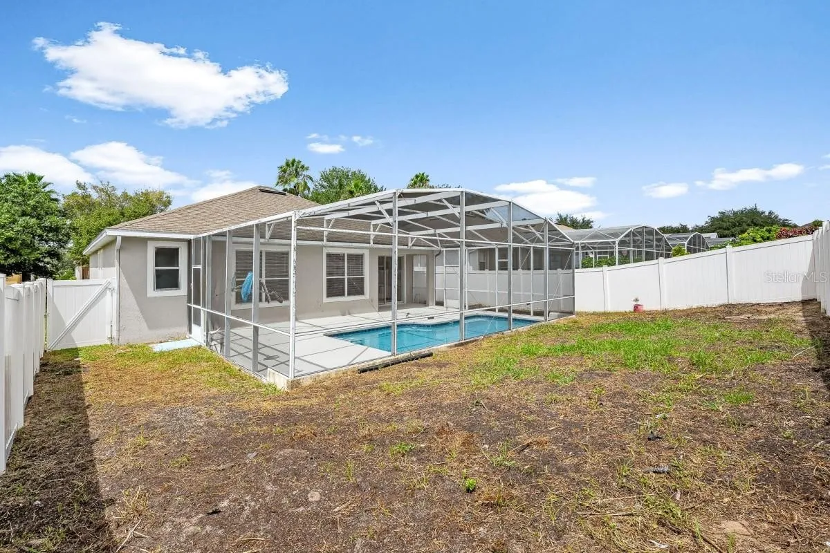Slide show image of the Orlando Florida Home for Sale 49