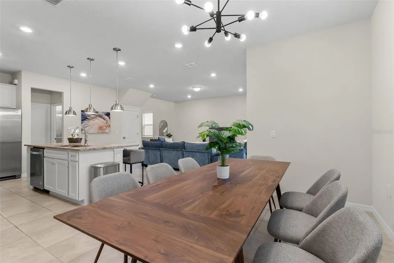 Slide show image of the Orlando Florida Home for Sale 09