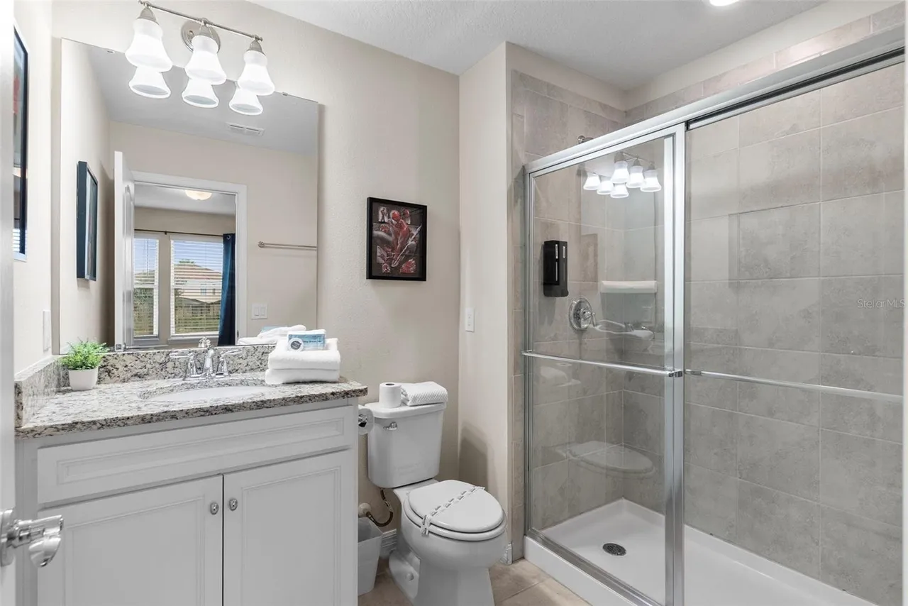 Slide show image of the Orlando Florida Home for Sale 17