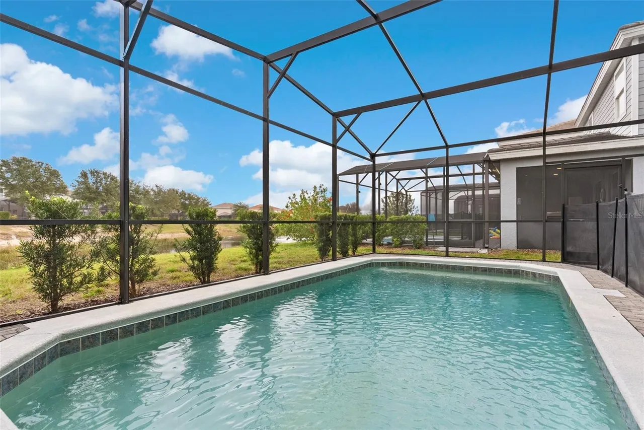Slide show image of the Orlando Florida Home for Sale 24