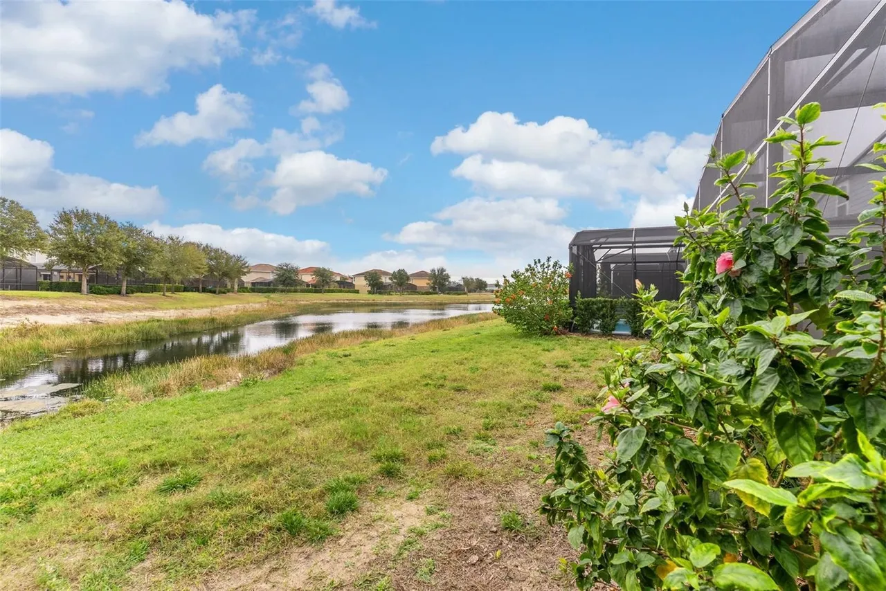 Slide show image of the Orlando Florida Home for Sale 25