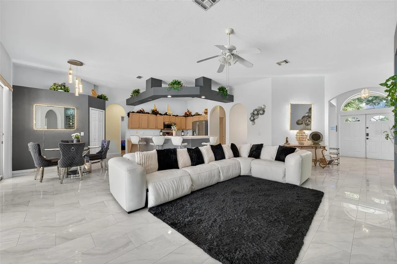 Slide show image of the Orlando Florida Home for Sale 06