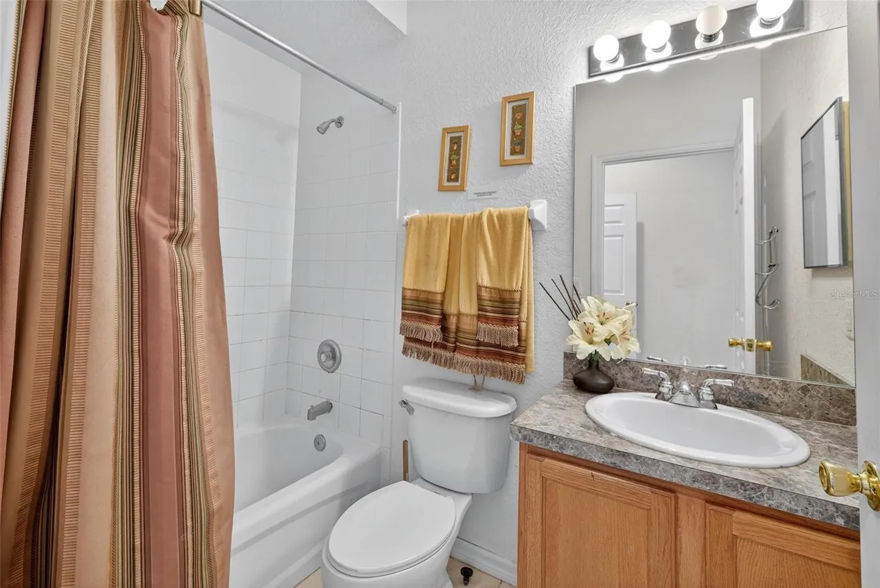 Slide show image of the Orlando Florida Home for Sale 44