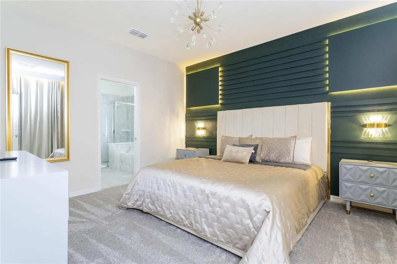 Slide show image of the Orlando Florida Home for Sale 03
