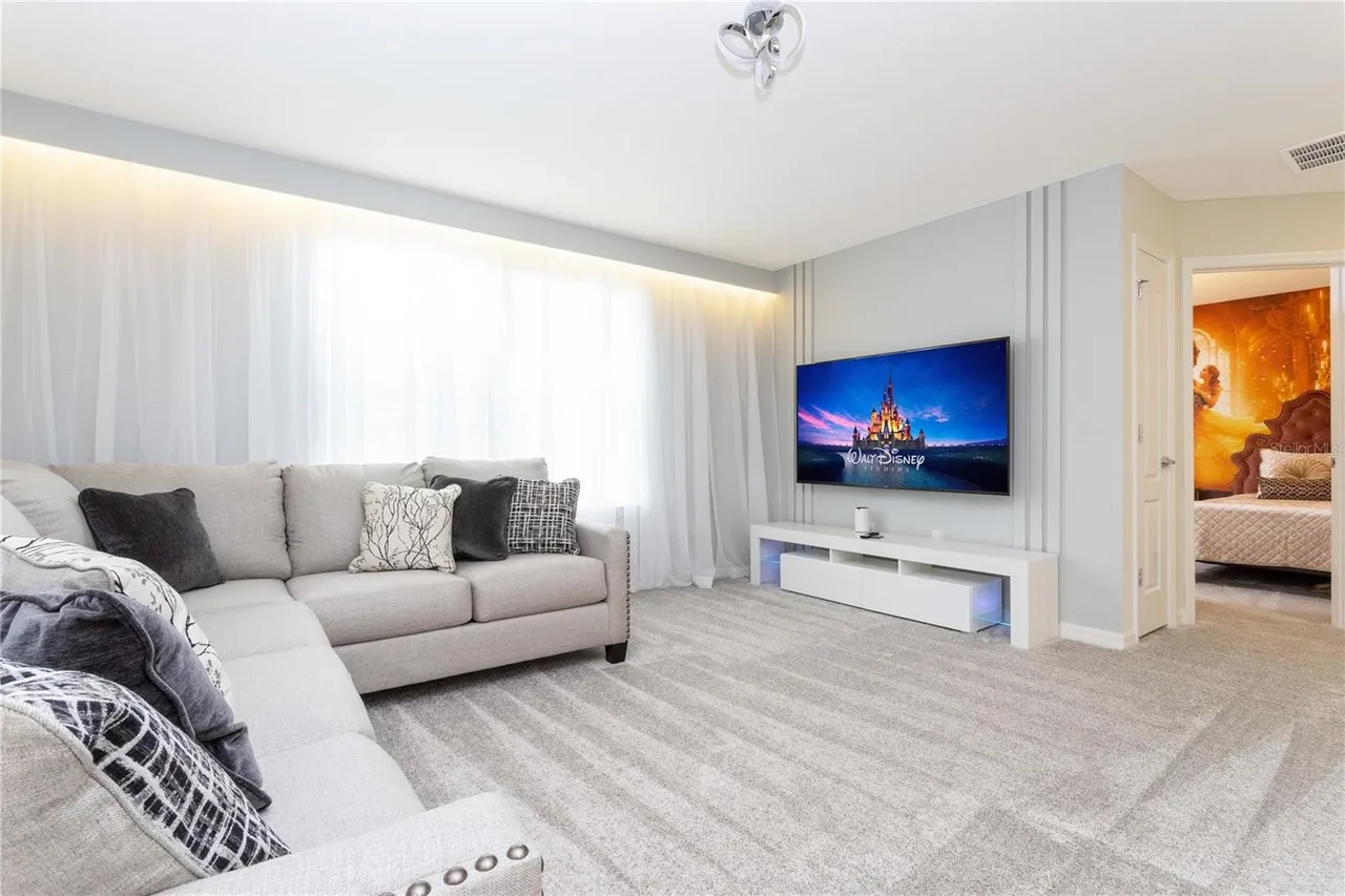 Slide show image of the Orlando Florida Home for Sale 40