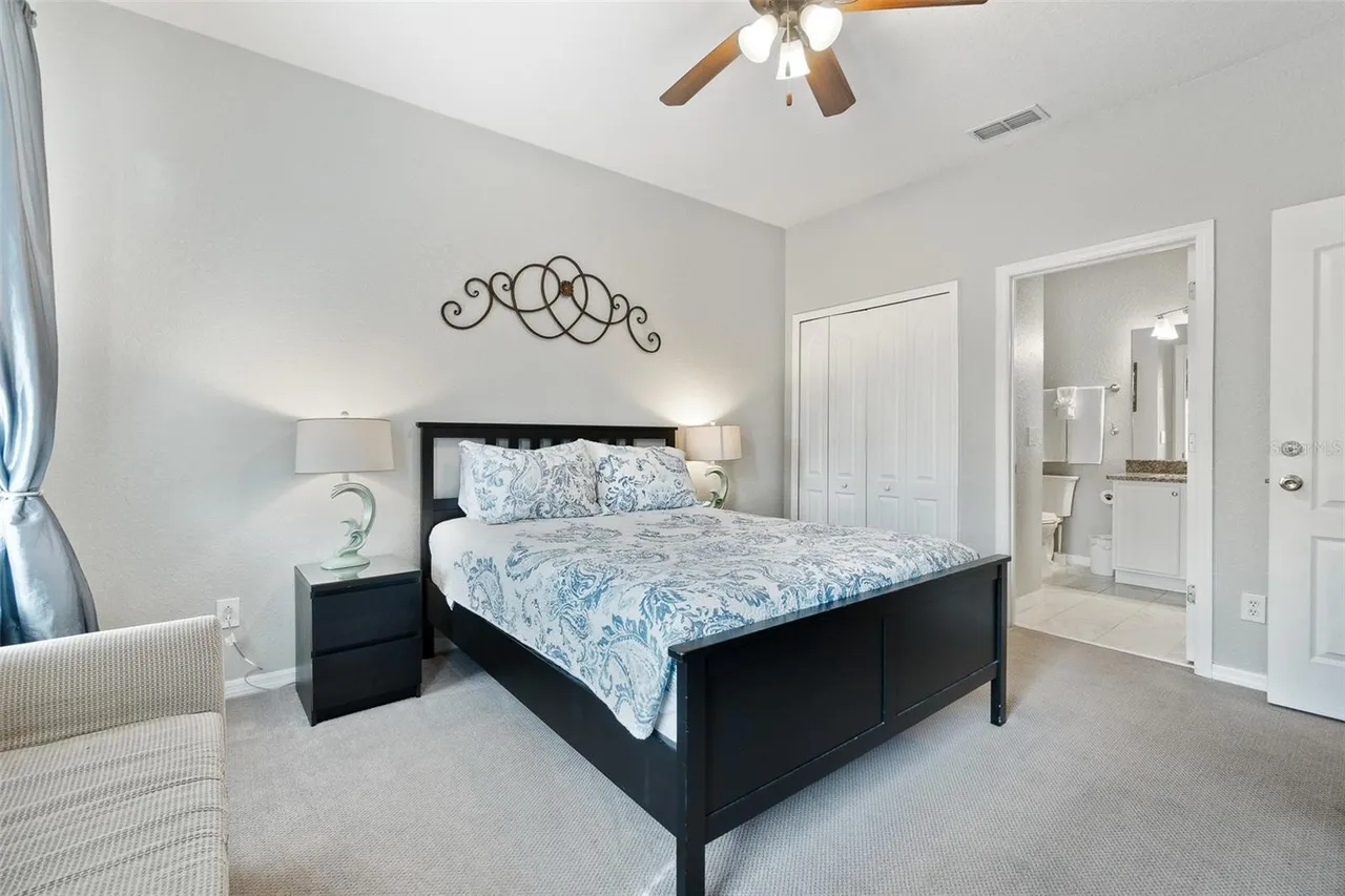 Slide show image of the Orlando Florida Home for Sale 18