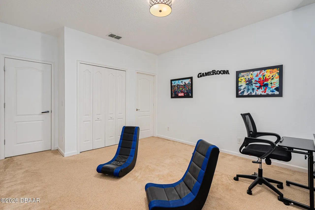Slide show image of the Orlando Florida Home for Sale 47