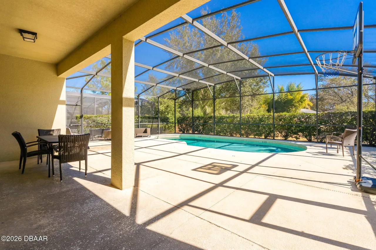 Slide show image of the Orlando Florida Home for Sale 49