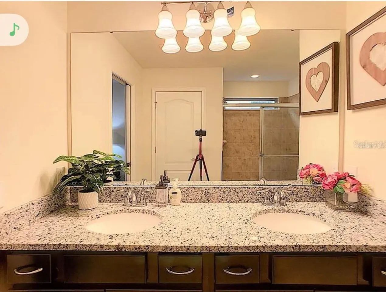 Slide show image of the Orlando Florida Home for Sale 11