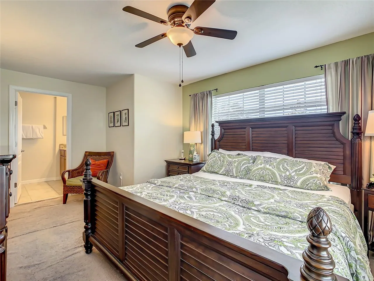 Slide show image of the Orlando Florida Home for Sale 14