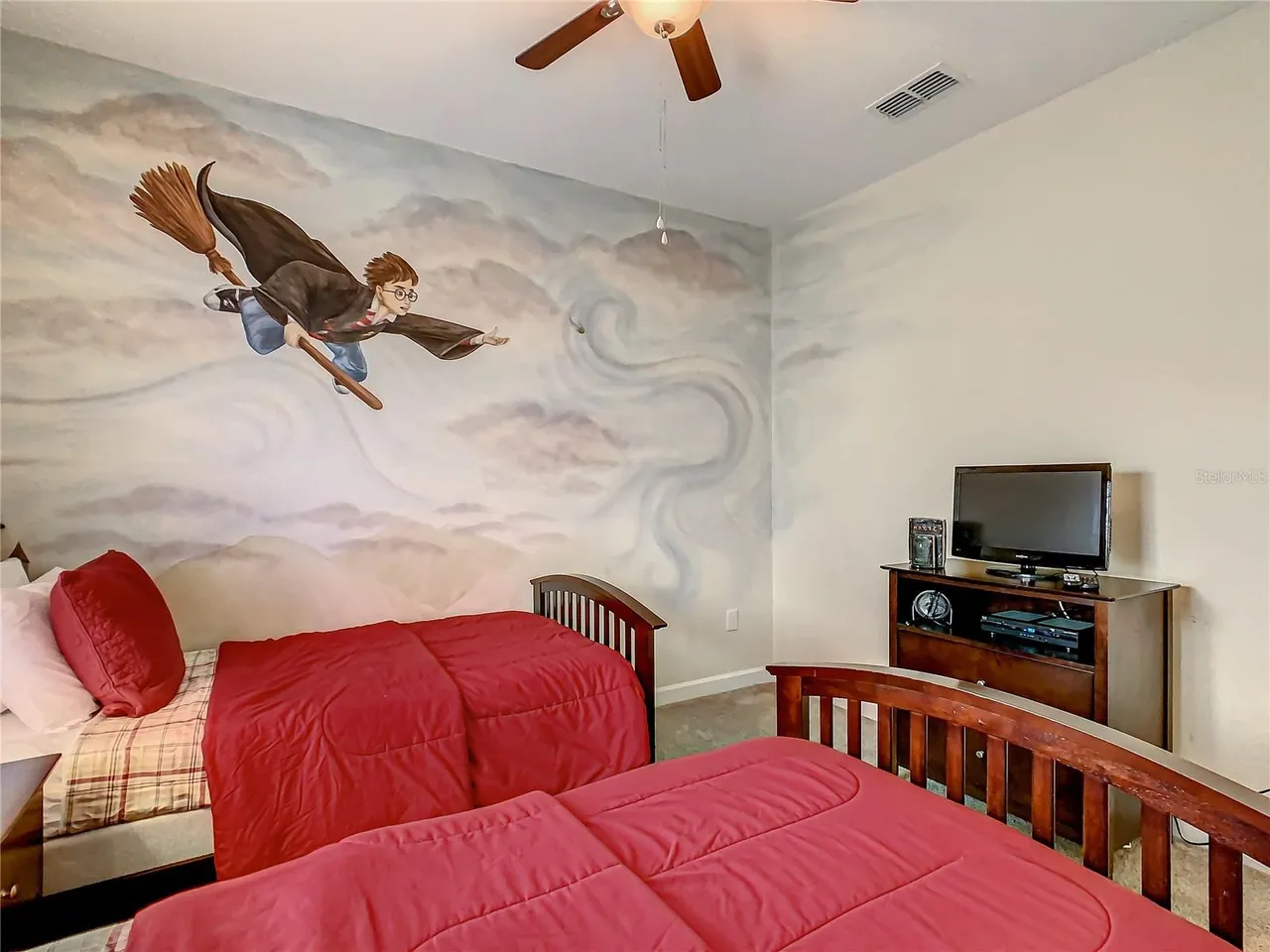 Slide show image of the Orlando Florida Home for Sale 21