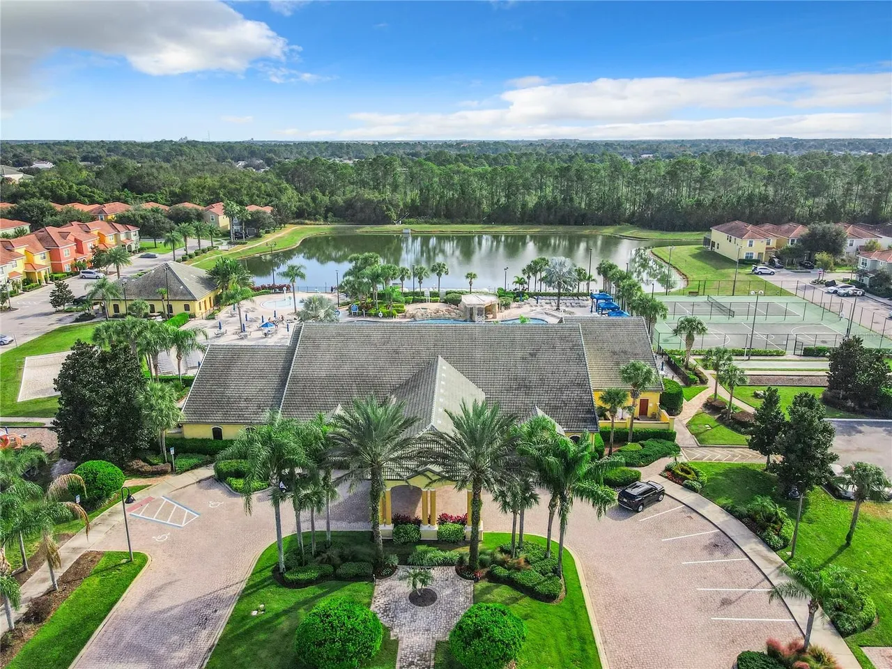 Slide show image of the Orlando Florida Home for Sale 32