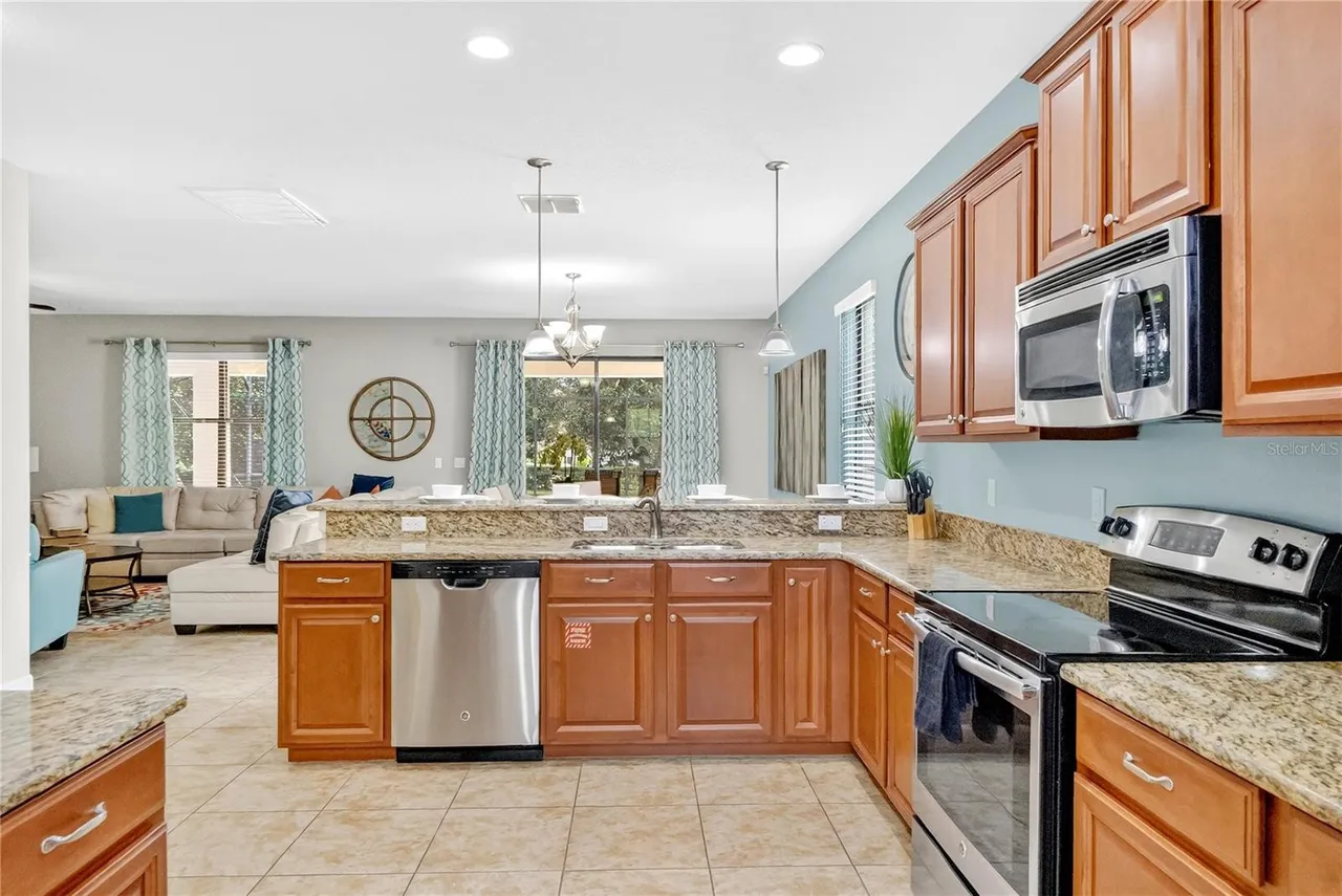 Slide show image of the Orlando Florida Home for Sale 08