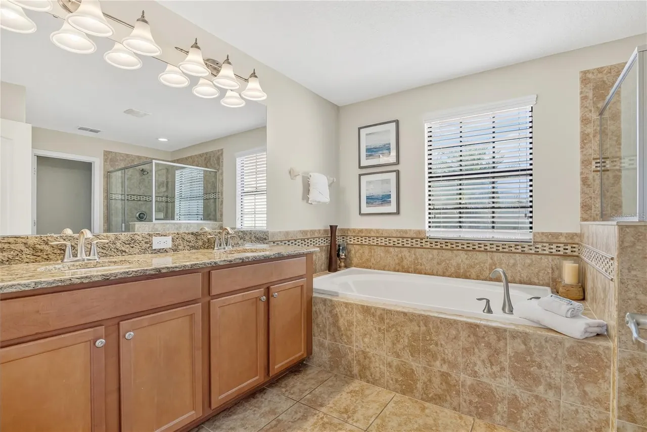 Slide show image of the Orlando Florida Home for Sale 20