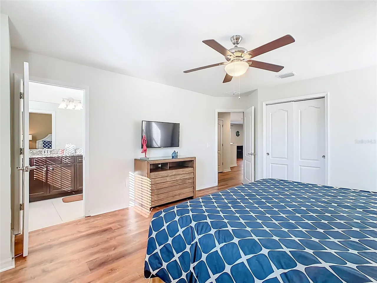 Slide show image of the Orlando Florida Home for Sale 18