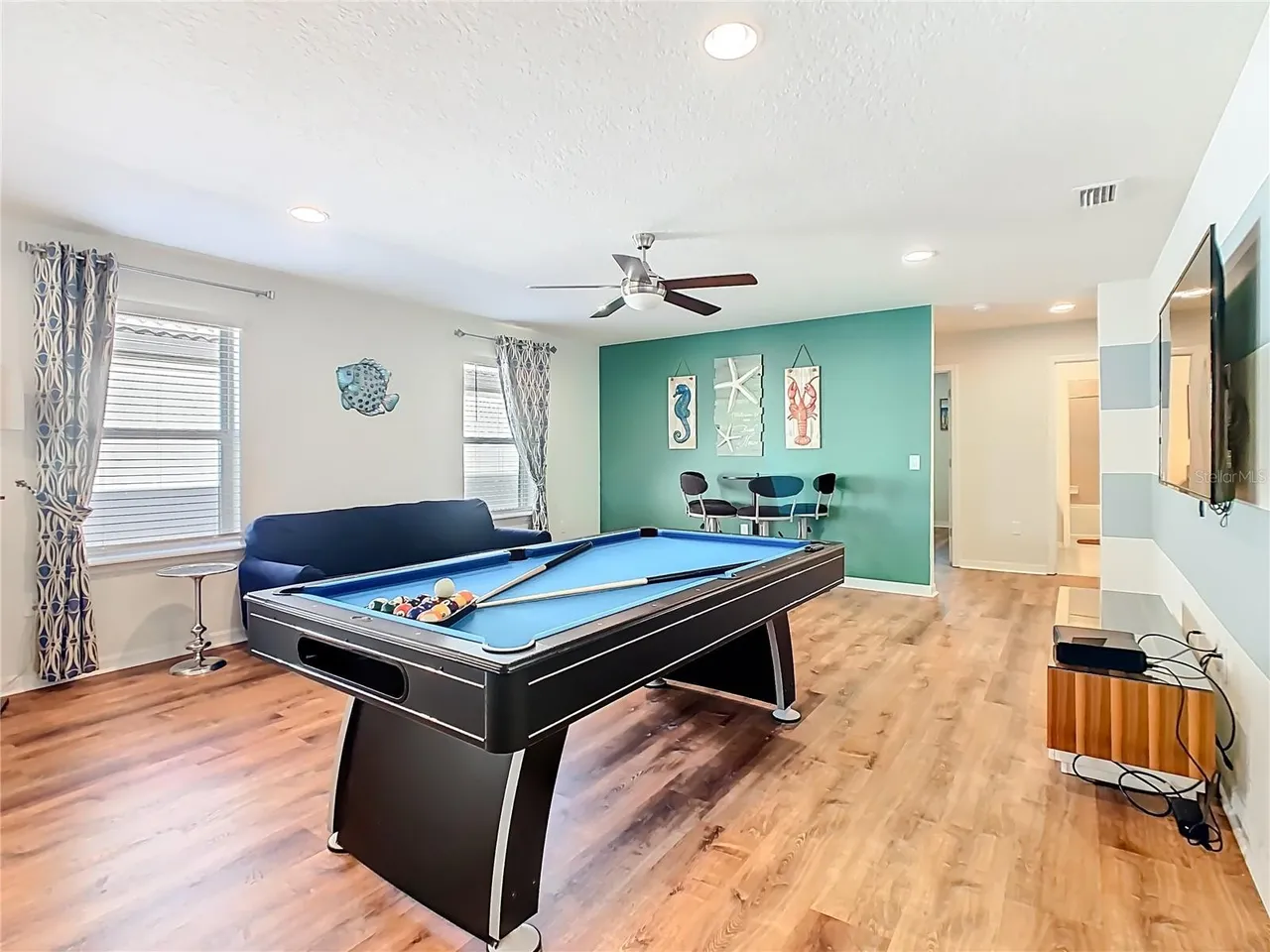 Slide show image of the Orlando Florida Home for Sale 21