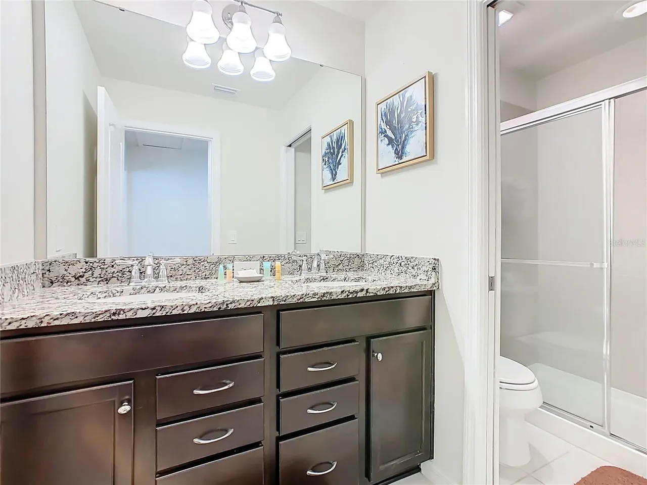 Slide show image of the Orlando Florida Home for Sale 28