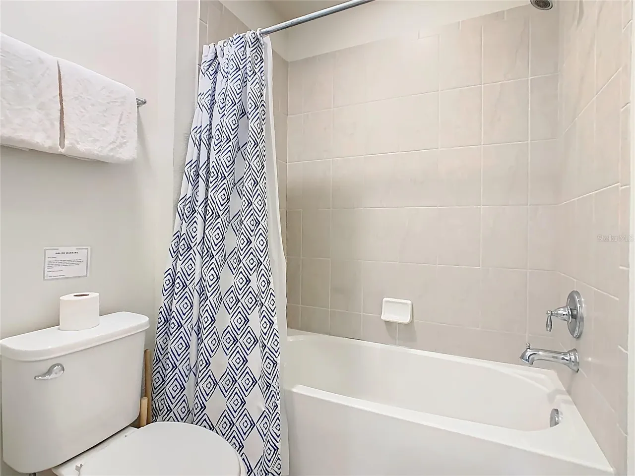 Slide show image of the Orlando Florida Home for Sale 36
