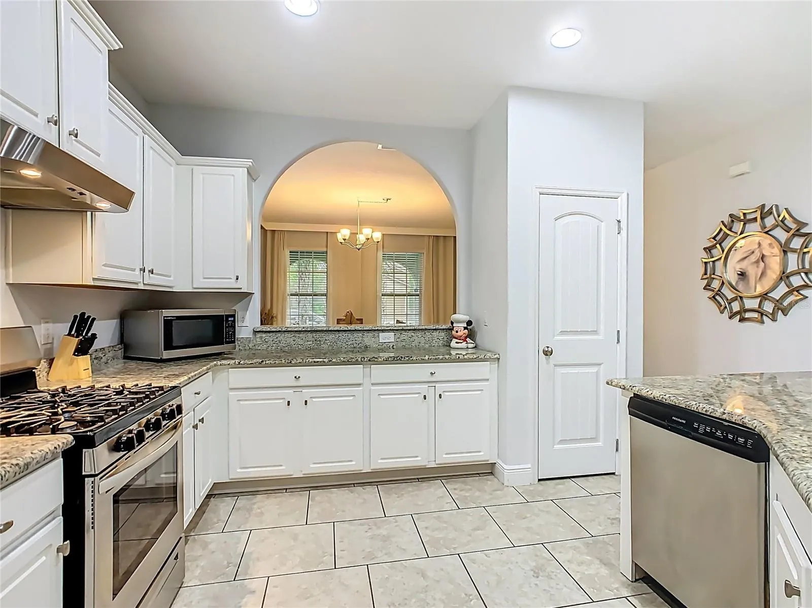 Slide show image of the Orlando Florida Home for Sale 10