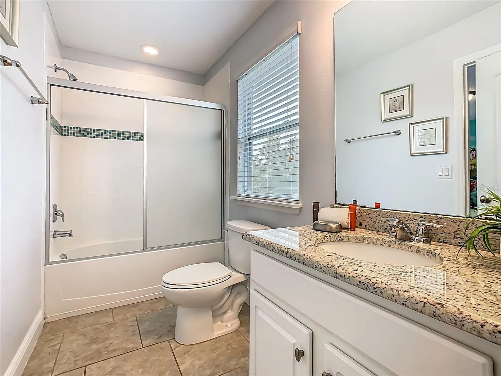 Slide show image of the Orlando Florida Home for Sale 36