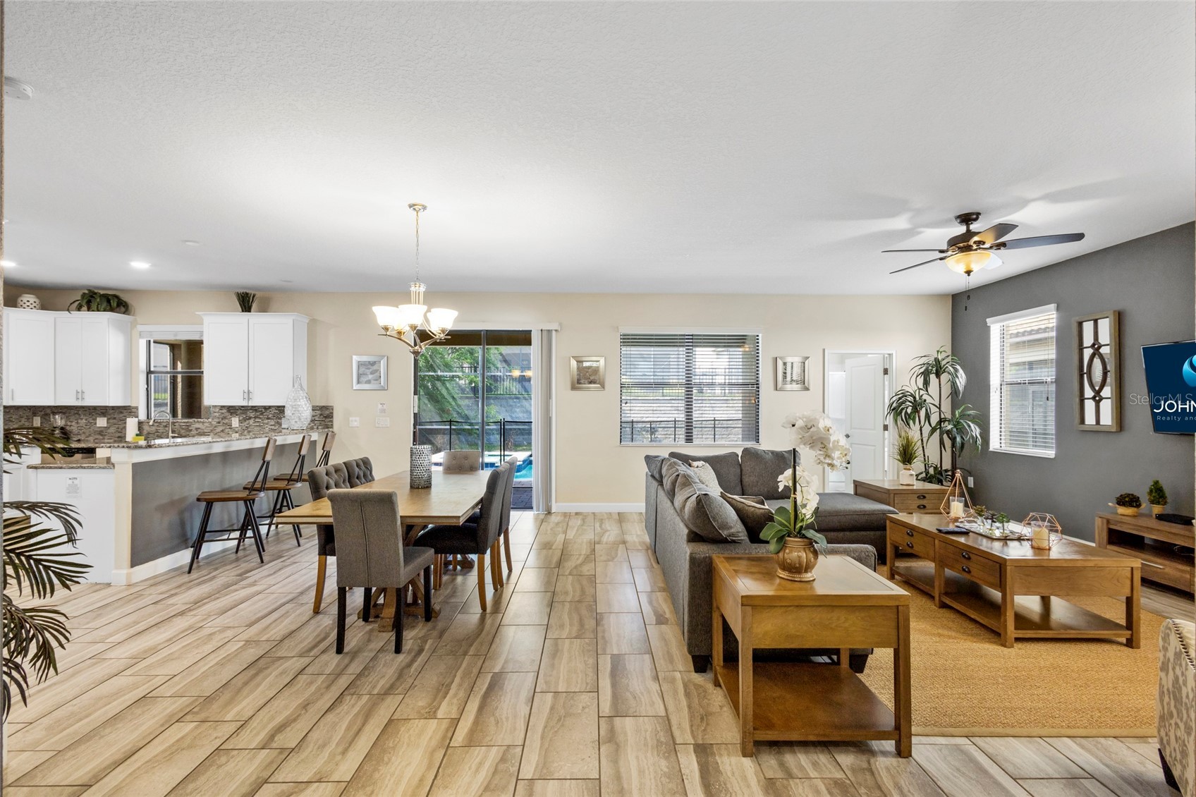 Slide show image of the Orlando Florida Home for Sale 02