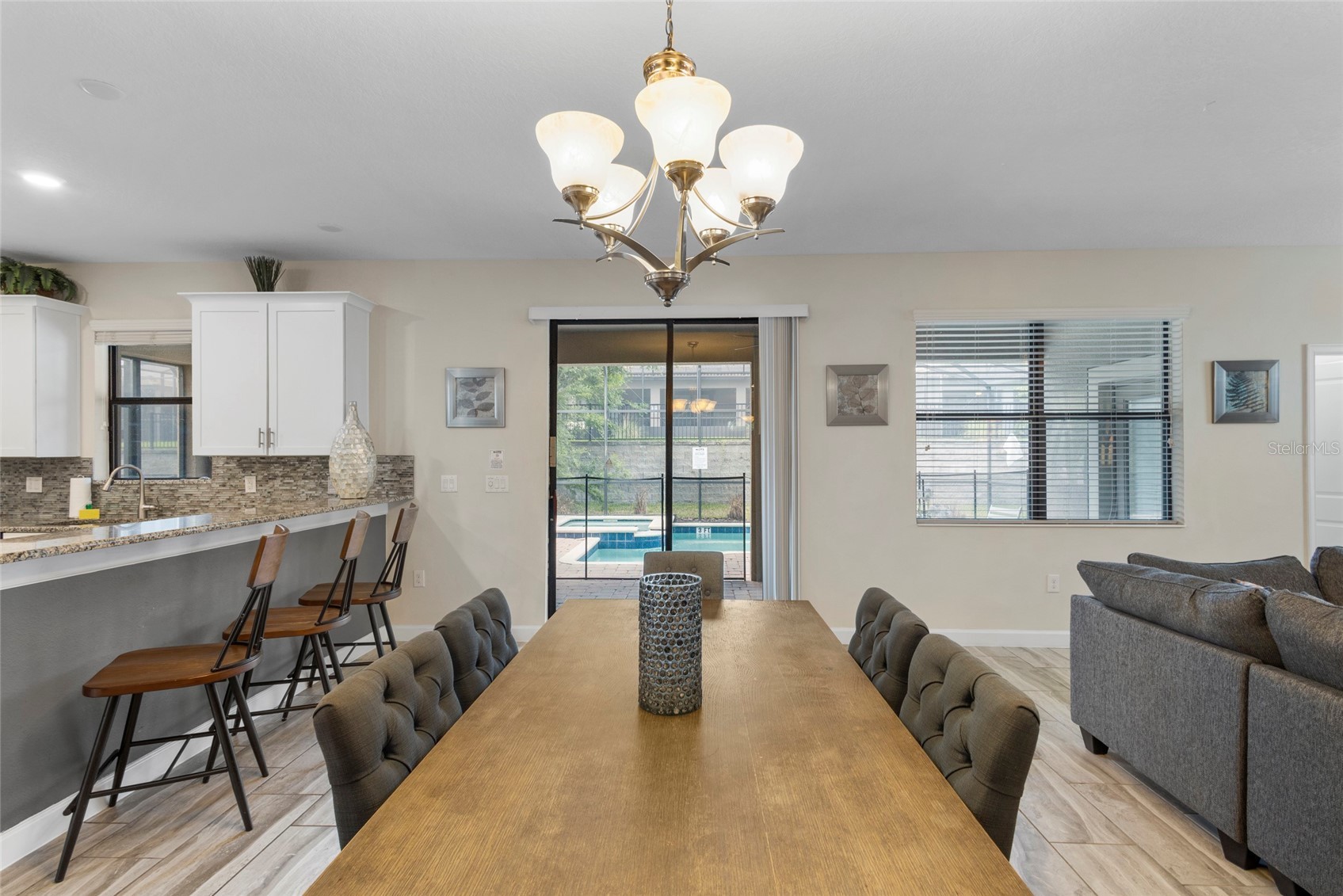 Slide show image of the Orlando Florida Home for Sale 09