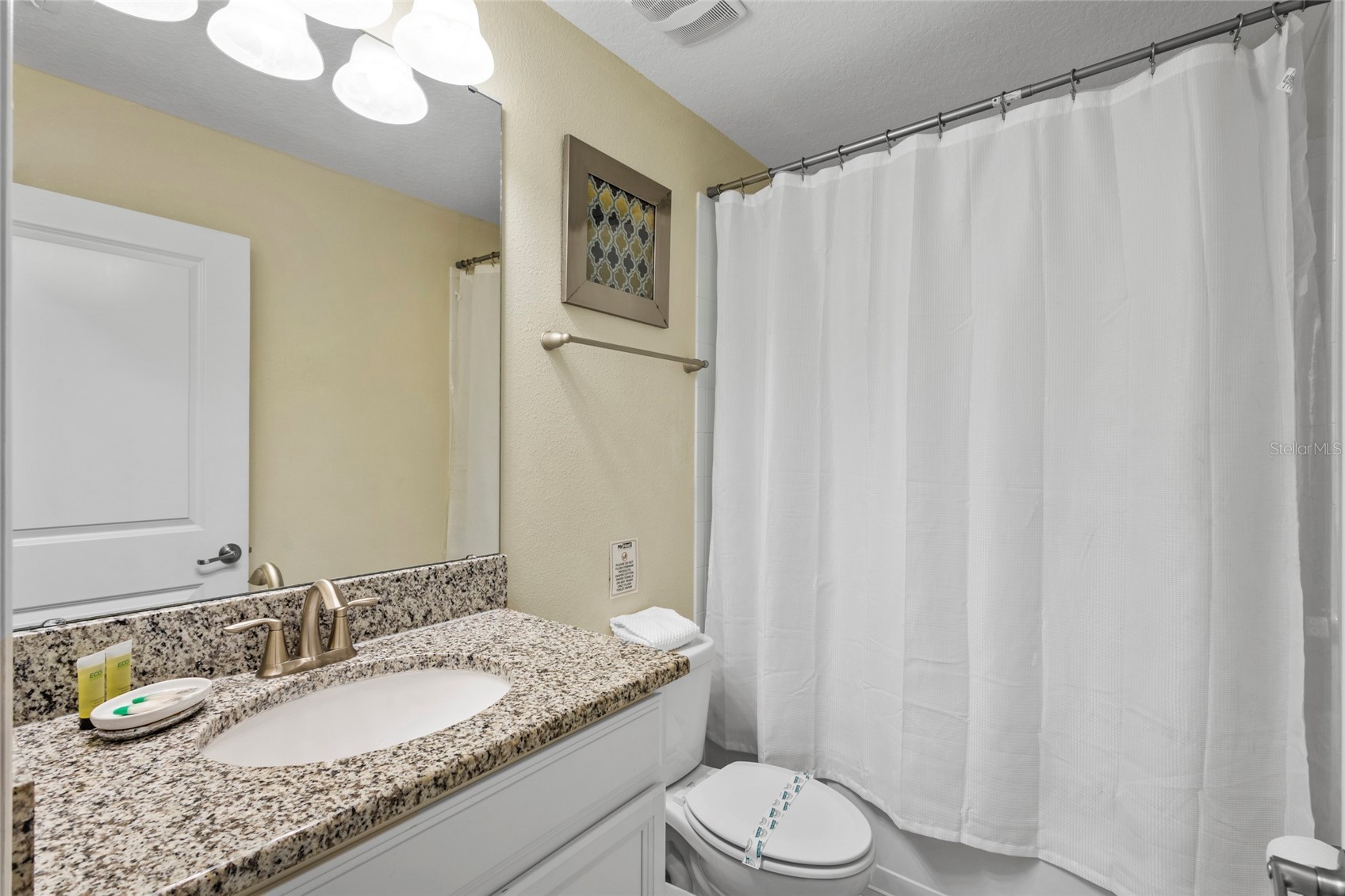 Slide show image of the Orlando Florida Home for Sale 26