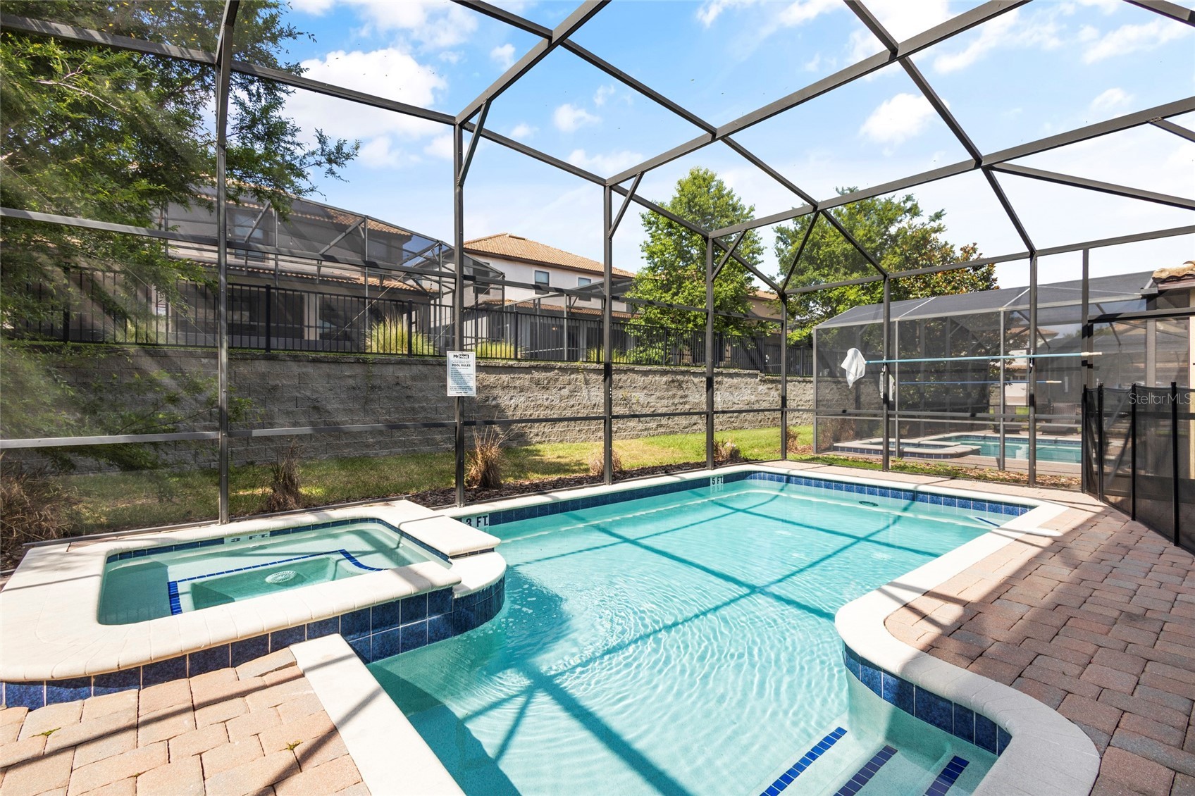 Slide show image of the Orlando Florida Home for Sale 39