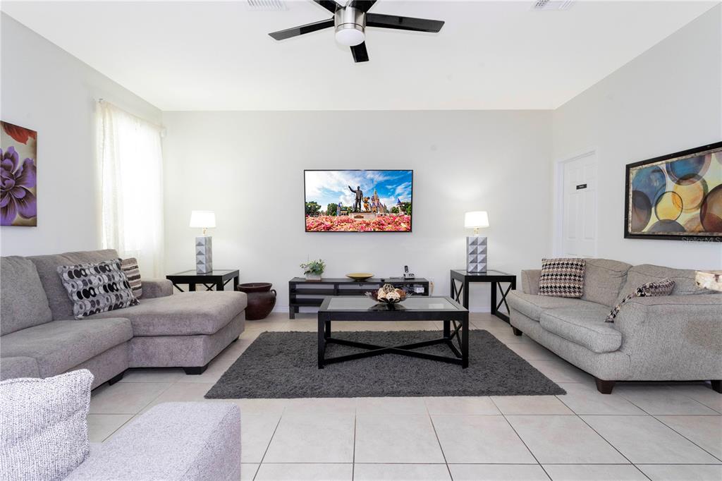 Slide show image of the Orlando Florida Home for Sale 07