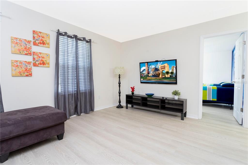 Slide show image of the Orlando Florida Home for Sale 14