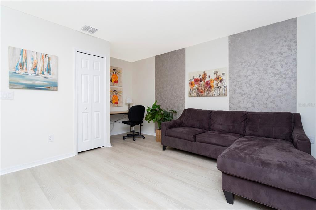 Slide show image of the Orlando Florida Home for Sale 15