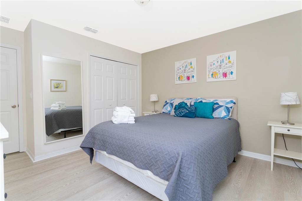 Slide show image of the Orlando Florida Home for Sale 20