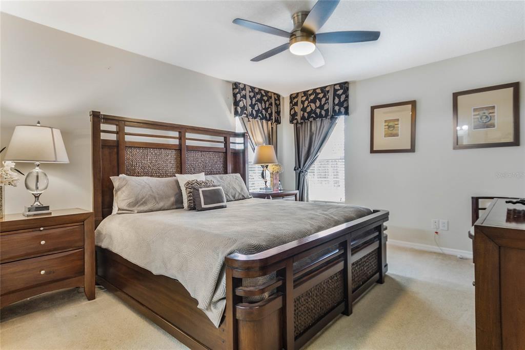 Slide show image of the Orlando Florida Home for Sale 18