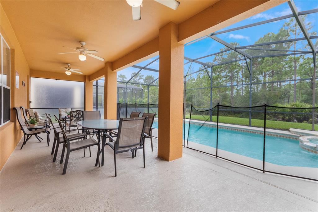 Slide show image of the Orlando Florida Home for Sale 34