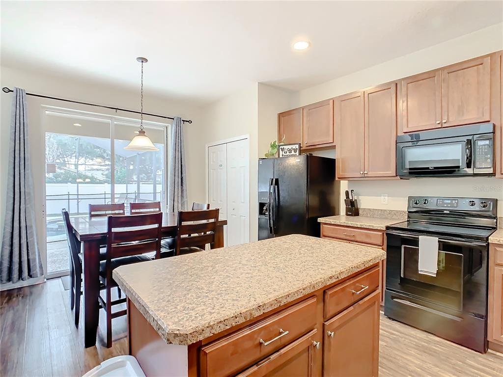 Slide show image of the Orlando Florida Home for Sale 16