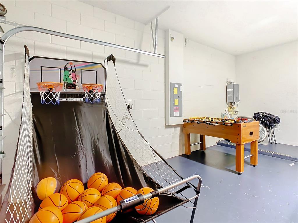 Slide show image of the Orlando Florida Home for Sale 48