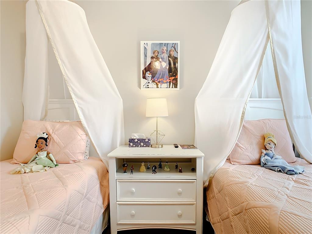 Slide show image of the Orlando Florida Home for Sale 83