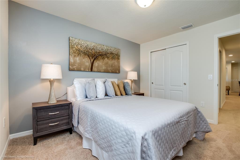 Slide show image of the Orlando Florida Home for Sale 27