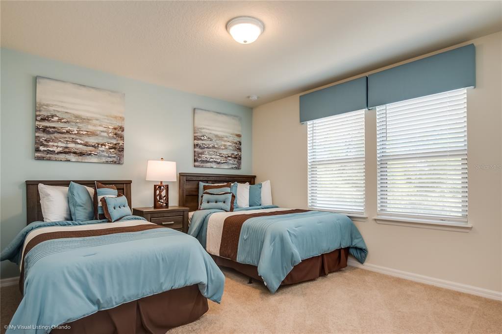 Slide show image of the Orlando Florida Home for Sale 36