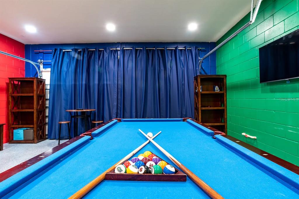 Slide show image of the Orlando Florida Home for Sale 35