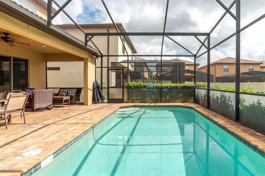 Slide show image of the Orlando Florida Home for Sale 43