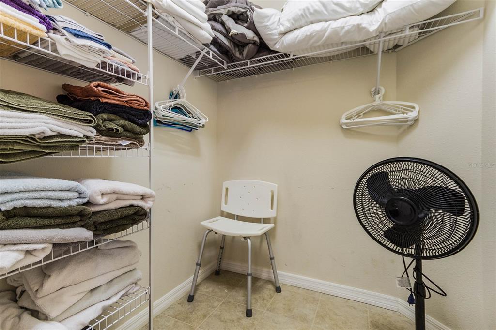 Slide show image of the Orlando Florida Home for Sale 16